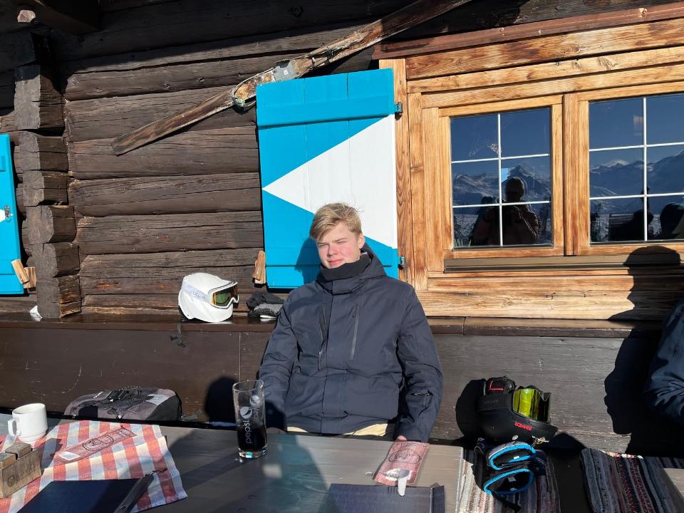 9b312858-677e-4319-bef7-9f6738d622ff